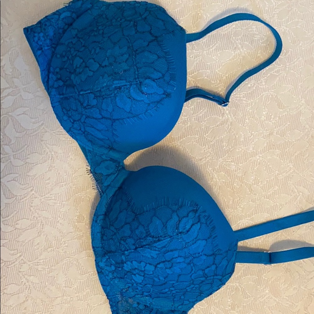 Victoria Secret padded push up bra size 32B